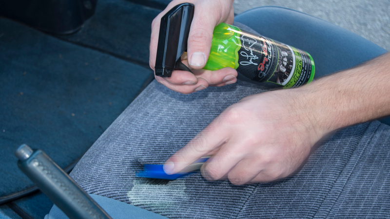 Illustration for article titled Here's How Jay Leno's Car Detailer Recommends You Clean Your Ride